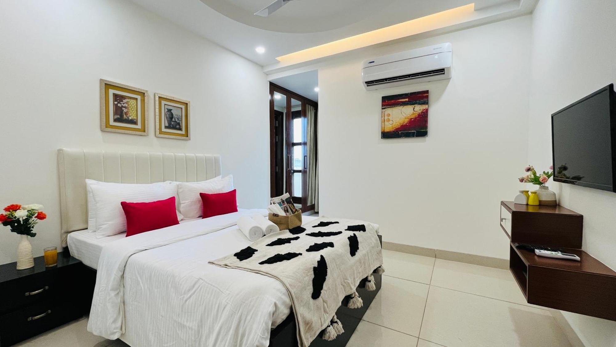 Olive Service Apartments Dlf Galleria Gurgaon Exterior photo