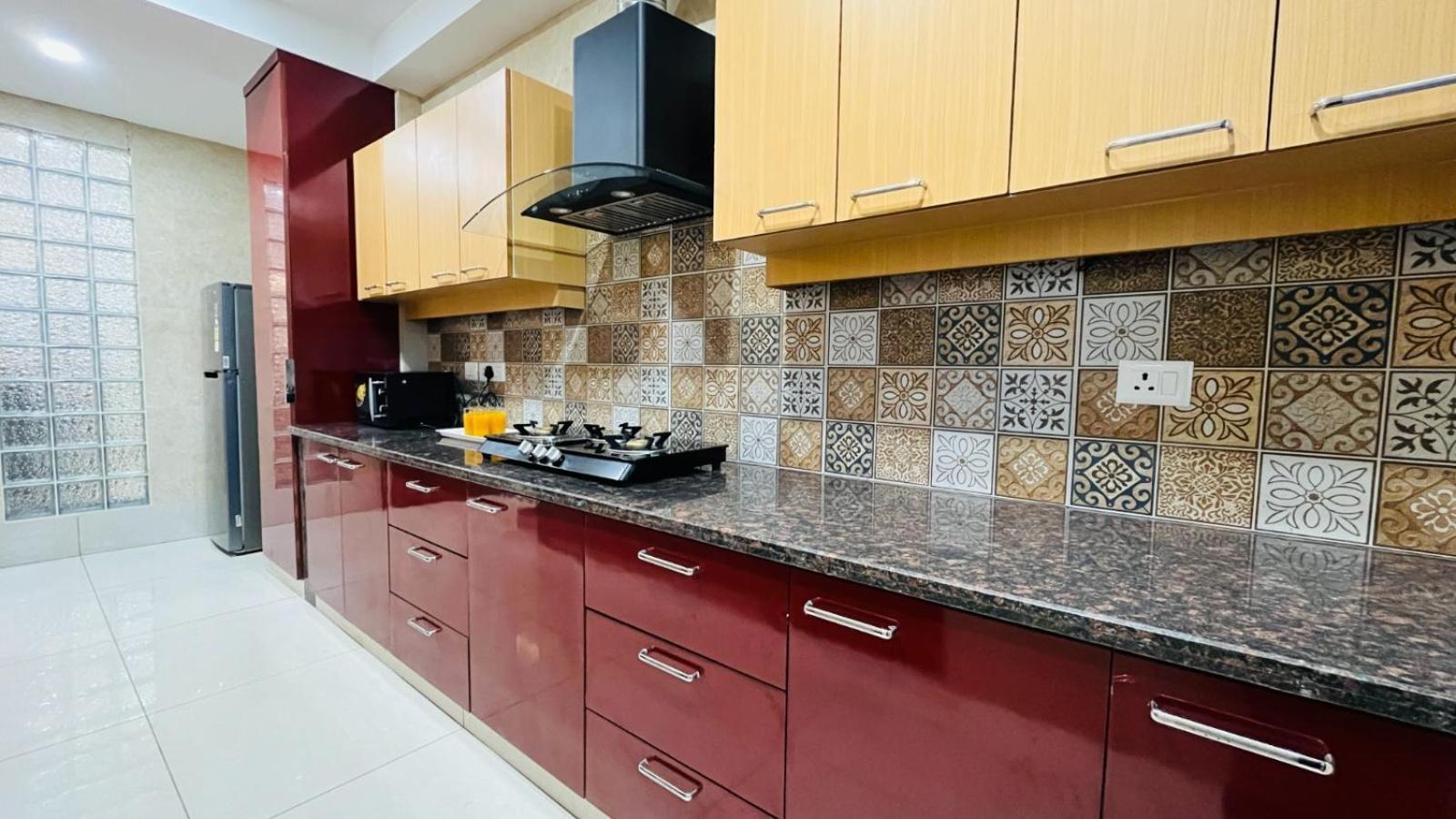 Olive Service Apartments Dlf Galleria Gurgaon Exterior photo